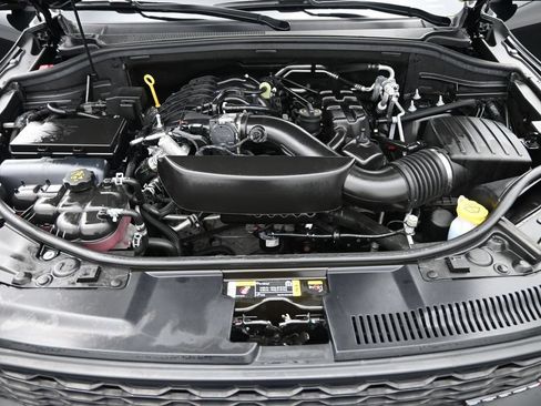 Used 2025 Dodge Durango GT AWD/4WD image 37