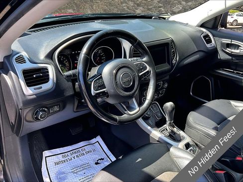 Used 2019 Jeep Compass Latitude w/ Cold Weather Group AWD/4WD image 12