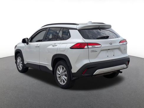 Used 2023 Toyota Corolla Cross LE w/ Moonroof Package image 5