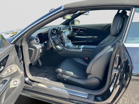 Used 2025 Mercedes-Benz CLE 300 4MATIC Cabriolet image 10