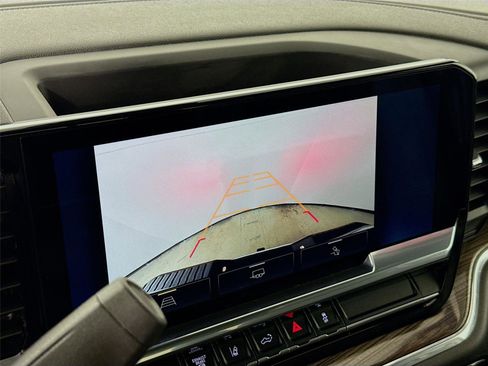 Used 2024 Chevrolet Silverado 3500 LT w/ Convenience Package image 14