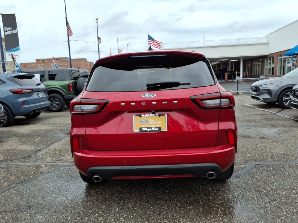 Certified 2024 Ford Escape ST-Line w/ Tech Pack #1 FWD image 8