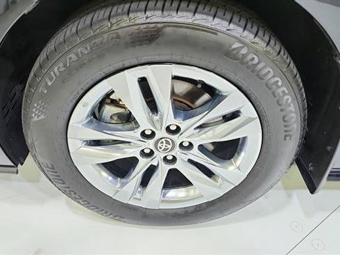 Used 2025 Toyota Sienna XLE w/ XLE Plus Package AWD/4WD image 38