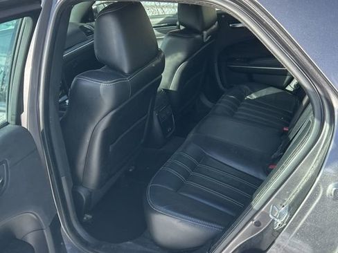 Used 2018 Chrysler 300 S image 12