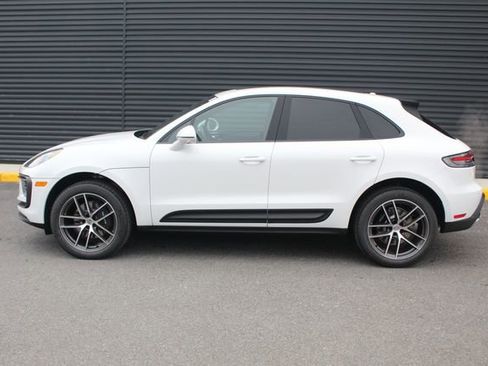 New 2026 Porsche Macan image 2