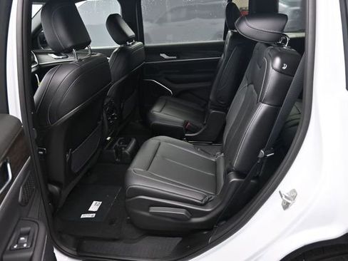 New 2026 Jeep Grand Cherokee L Limited AWD/4WD image 12