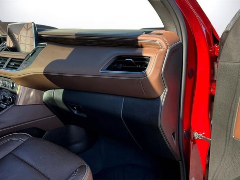 Used 2024 Chevrolet Suburban High Country image 20