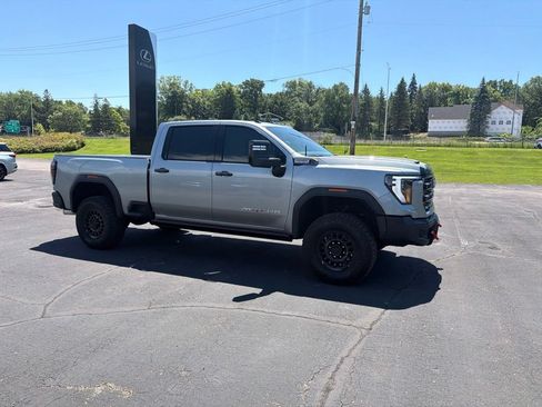 Used 2025 GMC Sierra 2500 AT4X w/ AT4X AEV Edition AWD/4WD image 16