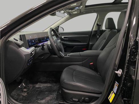 Used 2025 Hyundai Sonata Limited image 32