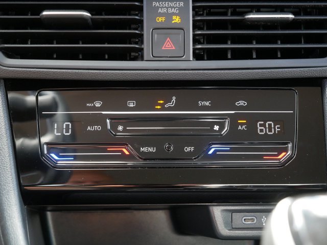 Certified 2025 Volkswagen Jetta S FWD image 29