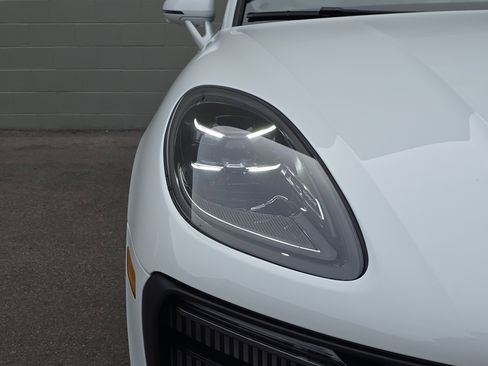 New 2026 Porsche Macan S image 11