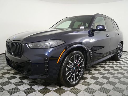 New 2026 BMW X5 xDrive50e w/ M Sport Package AWD/4WD image 7