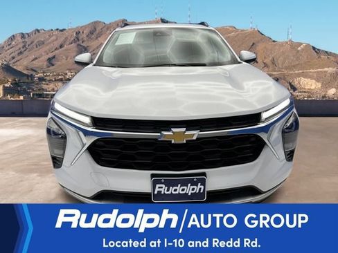 Used 2025 Chevrolet Trax LT image 8