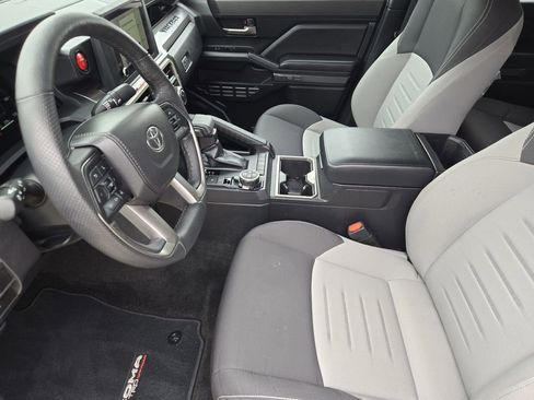 Used 2025 Toyota Tacoma TRD Off-Road w/ TRD Off Road Upgrade Package AWD/4WD image 15