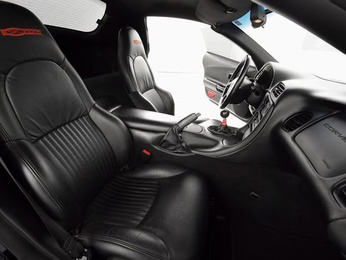 Used 2002 Chevrolet Corvette Z06 RWD image 11