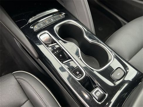 Used 2023 Buick Envision Essence image 19