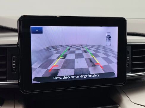 Used 2023 Ford Explorer XLT w/ Equipment Group 202A image 3