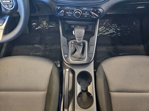 Used 2025 Kia Soul LX w/ LX Technology Package FWD image 19