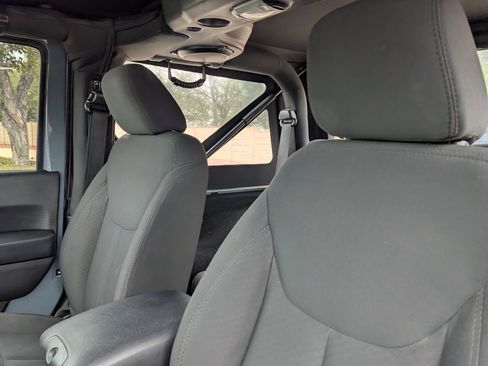 Used 2014 Jeep Wrangler Sport w/ Connectivity Group image 13