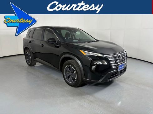 Used 2024 Nissan Rogue SV FWD image 1