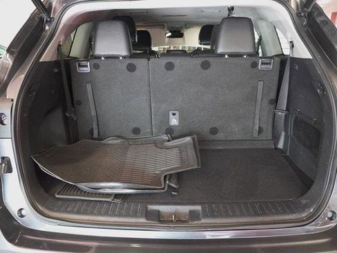 Certified 2021 Toyota Highlander XLE image 17