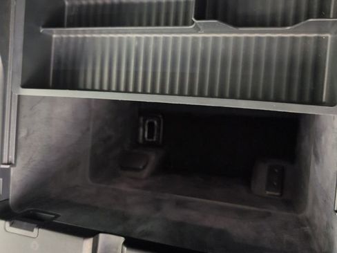 Certified 2025 Ford Expedition Active image 40