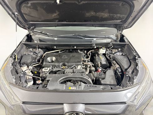 Used 2020 Toyota RAV4 LE image 38