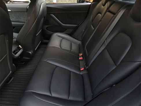 Used 2023 Tesla Model 3 Standard Range image 12