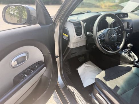 Used 2017 Kia Soul FWD image 9