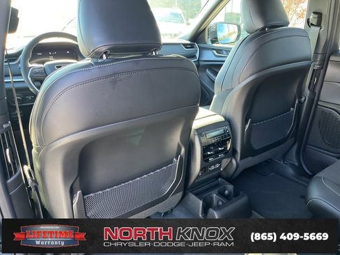 New 2025 Jeep Grand Cherokee L Altitude image 18