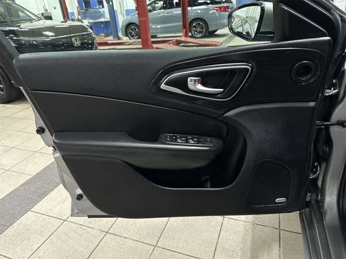 Used 2015 Chrysler 200 C w/ Navigation & Sound Group I image 28