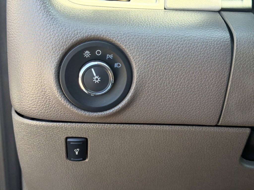 Used 2017 Lincoln Navigator Select RWD image 24