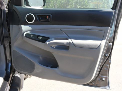 Used 2014 Toyota Tacoma 4x4 Double Cab w/ TRD Sport Package image 23