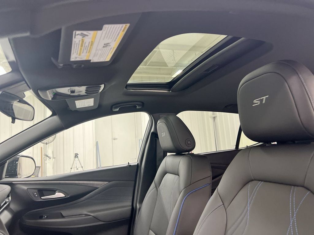 New 2026 Buick Envista Sport Touring w/ Convenience I Package FWD image 19