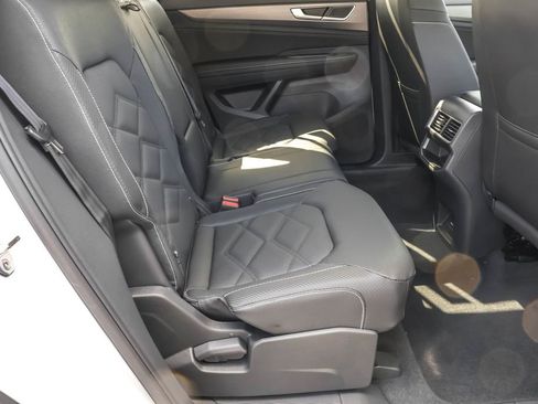 New 2026 Volkswagen Atlas Cross Sport SE image 36