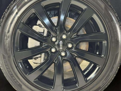 Certified 2023 Lincoln Nautilus Reserve w/ Monochromatic Package image 30