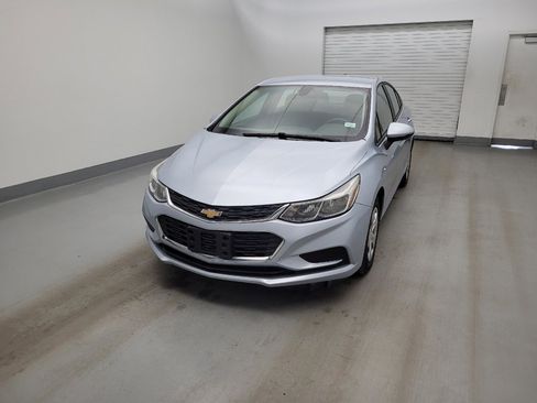 Used 2017 Chevrolet Cruze LS FWD image 15