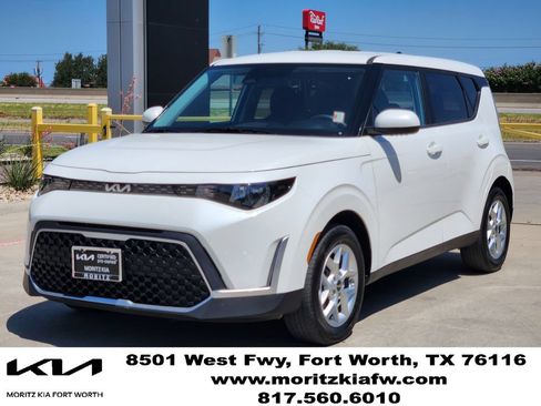 Certified 2025 Kia Soul LX w/ LX Technology Package FWD image 3