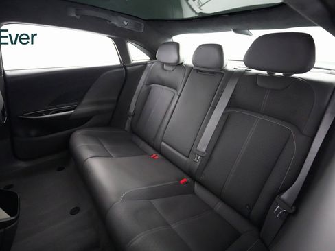 Used 2022 Lucid Air Grand Touring image 10