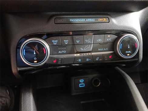 Used 2022 Ford Escape SE w/ SE Sport Appearance Package image 15