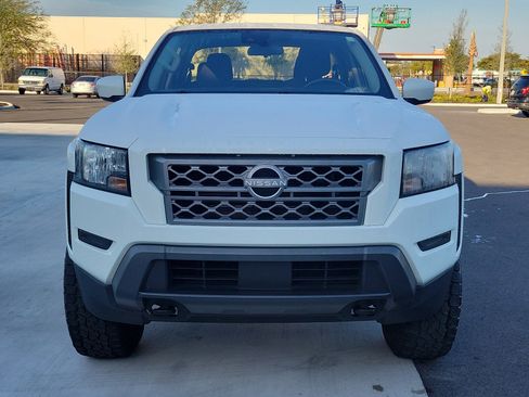 Used 2023 Nissan Frontier SV w/ Tow Package image 9