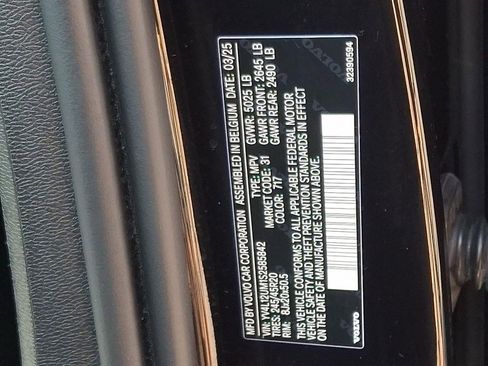 Certified 2025 Volvo XC40 B5 Ultra AWD/4WD image 26