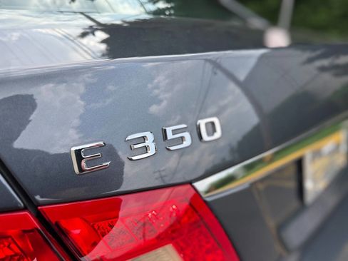 Used 2011 Mercedes-Benz E 350 4MATIC Sedan image 38