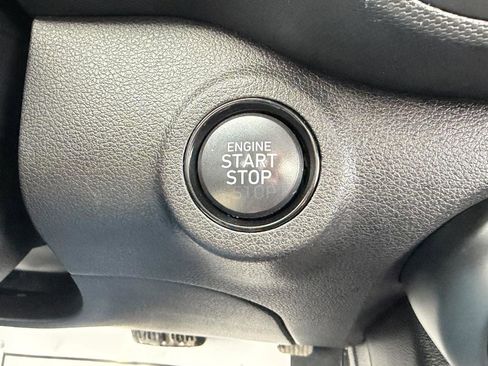 Used 2024 Hyundai Venue SEL image 51