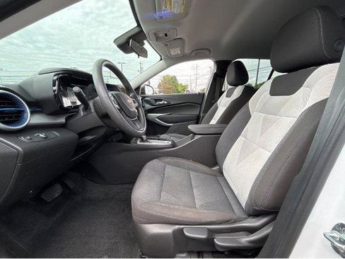 Used 2024 Chevrolet Trax LS w/ Driver Confidence Package FWD image 17