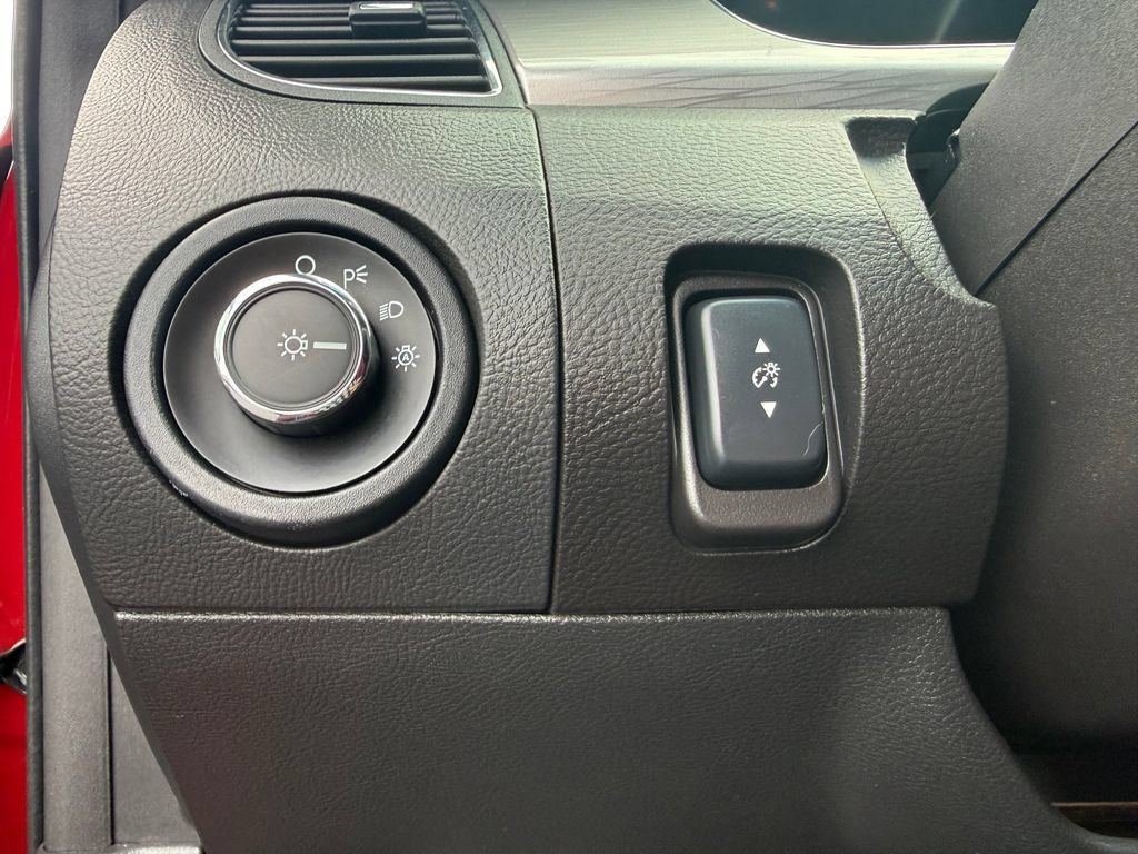 Used 2014 Ford Taurus SEL w/ Equipment Group 201A FWD image 28