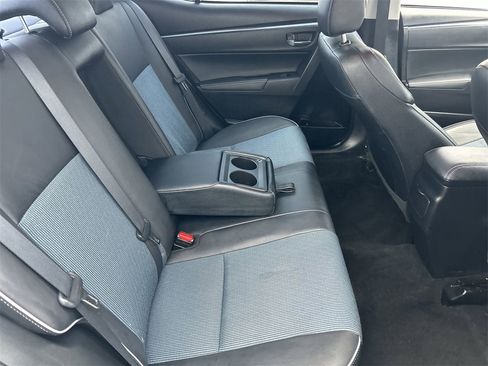 Used 2016 Toyota Corolla image 10