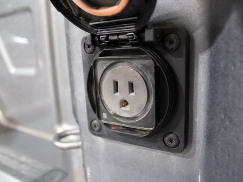 Certified 2022 Chevrolet Silverado 1500 LTZ w/ Technology Package image 17