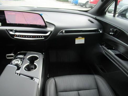 New 2026 Cadillac Lyriq V image 15