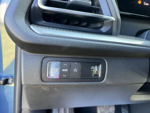 New 2025 Chevrolet Traverse LT image 15